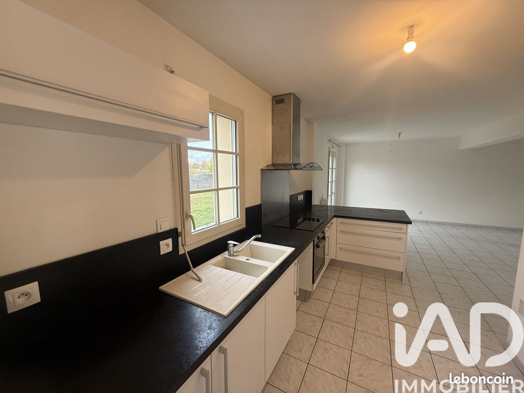 Maison 5 pièces 90 m² · à La Grande-Paroisse · 90 m² · 255 000 €