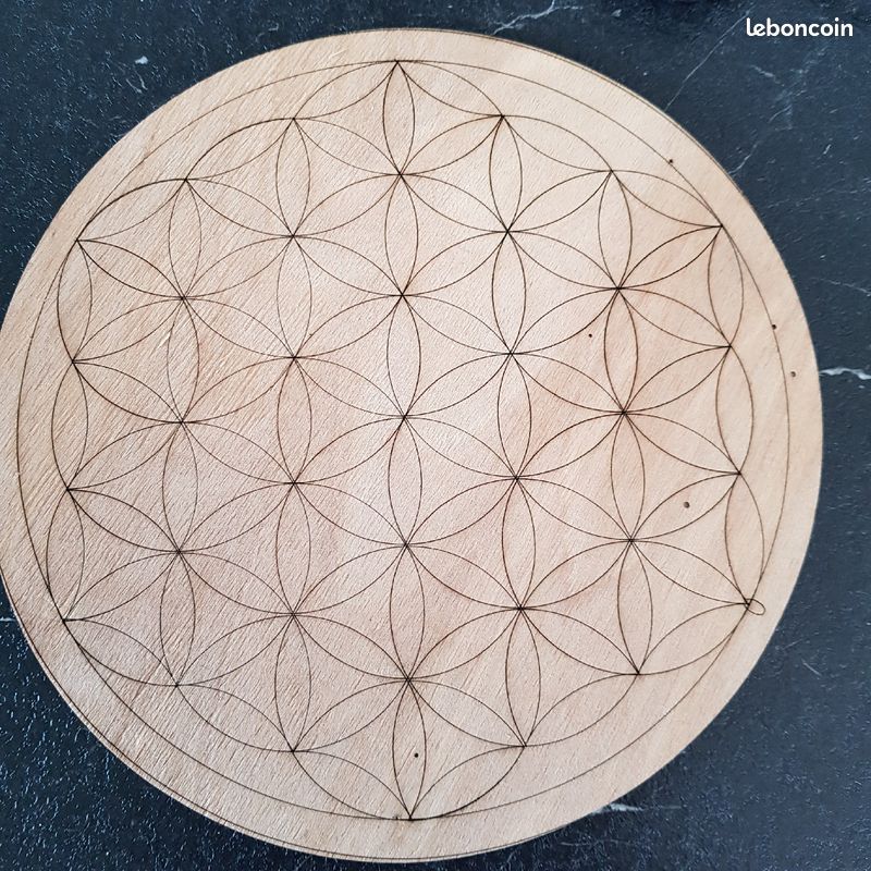Plateau fleur de vie en bois (image 1)