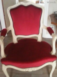 Deux fauteuils rouge style Louis XV (image 1)