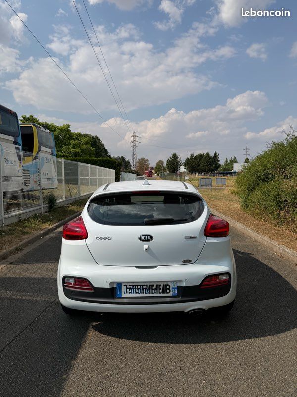 Kia ceed phase 2 1.0 tgdi 120cv / entretien complet (image 4)