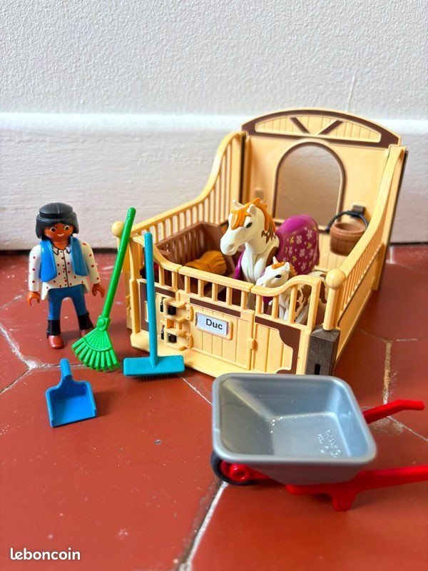 Kit playmobil box cheval poulain matériel cavalière (image 1)