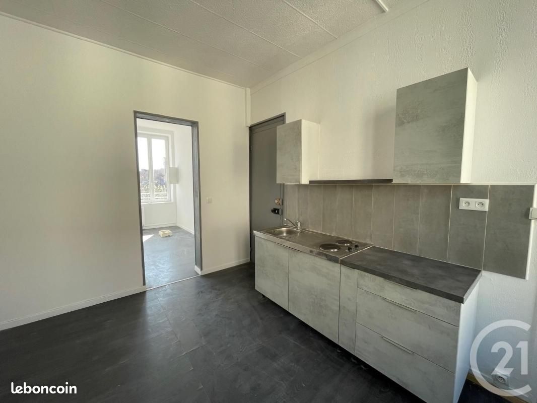 Appartement 1 pièce 28 m² · à Calais · 28 m² · 450 €