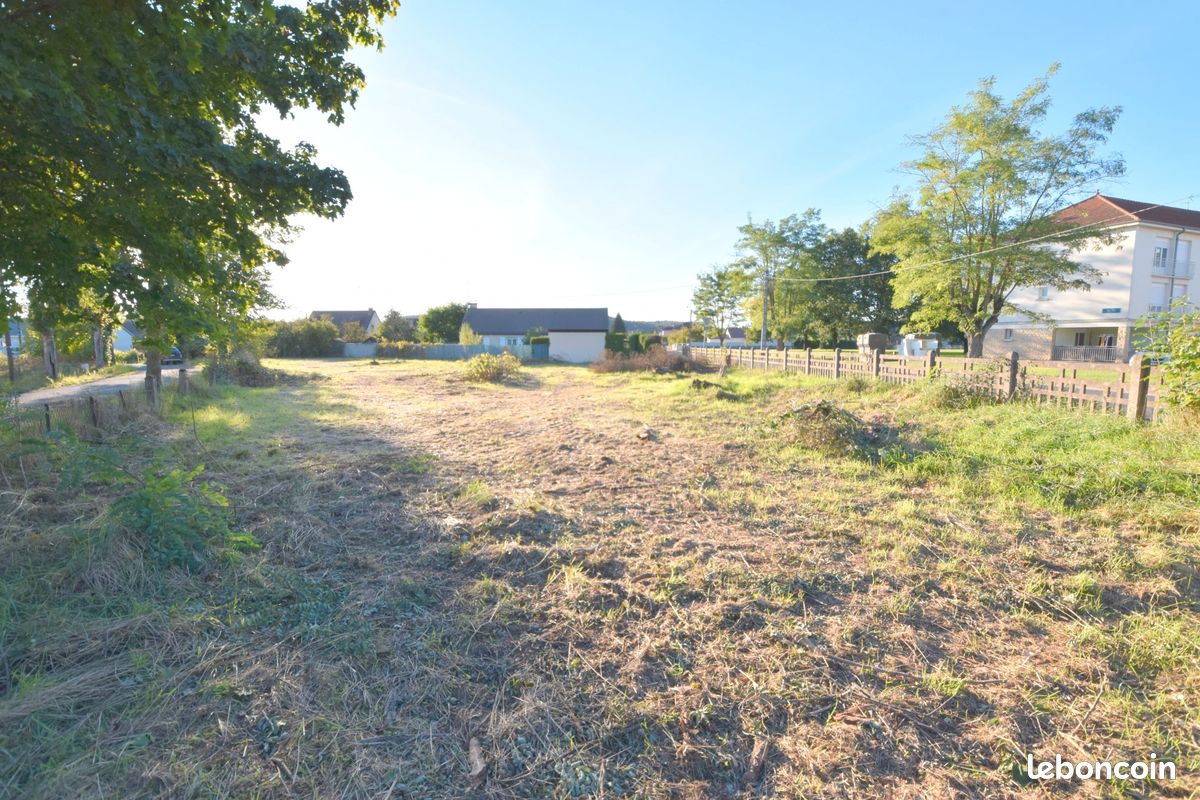 Terrain 1094 m² · à Gueugnon · 25 000 €