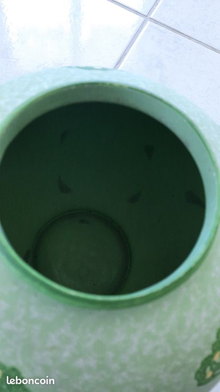 Joli vase rond vert clair (image 3)