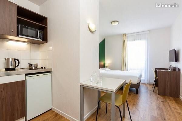 Appartement 1 pièce 20 m² · à Carrières-sous-Poissy · 20 m² · 900 €