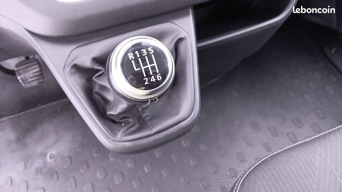 Renault trafic ca l1h1 3000 kg blue dci 130 grand (image 13)