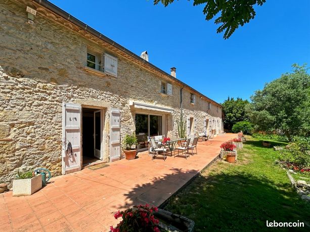 Maison 11 pièces 447 m²
