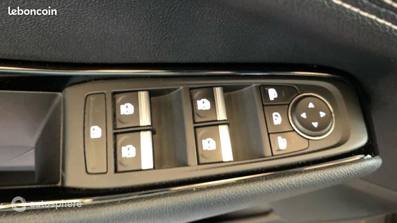 Renault Austral 1.3 TCe mild hybrid 160ch Iconic auto (image 32)