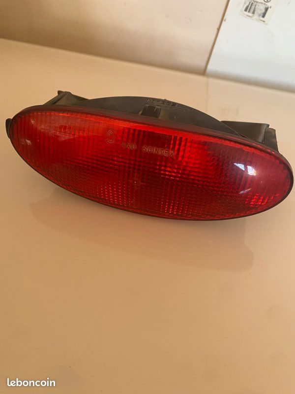 Feu arrière anti brouillard Peugeot 206 (image 1)