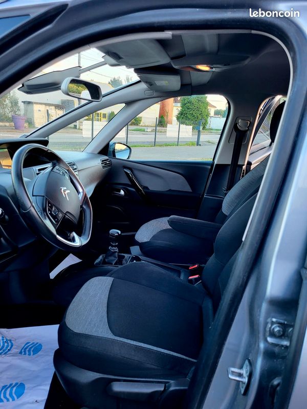 Citroën Grand C4 SpaceTourer 1.6 Bluehdi 120 chevaux Business 7 places (image 9)