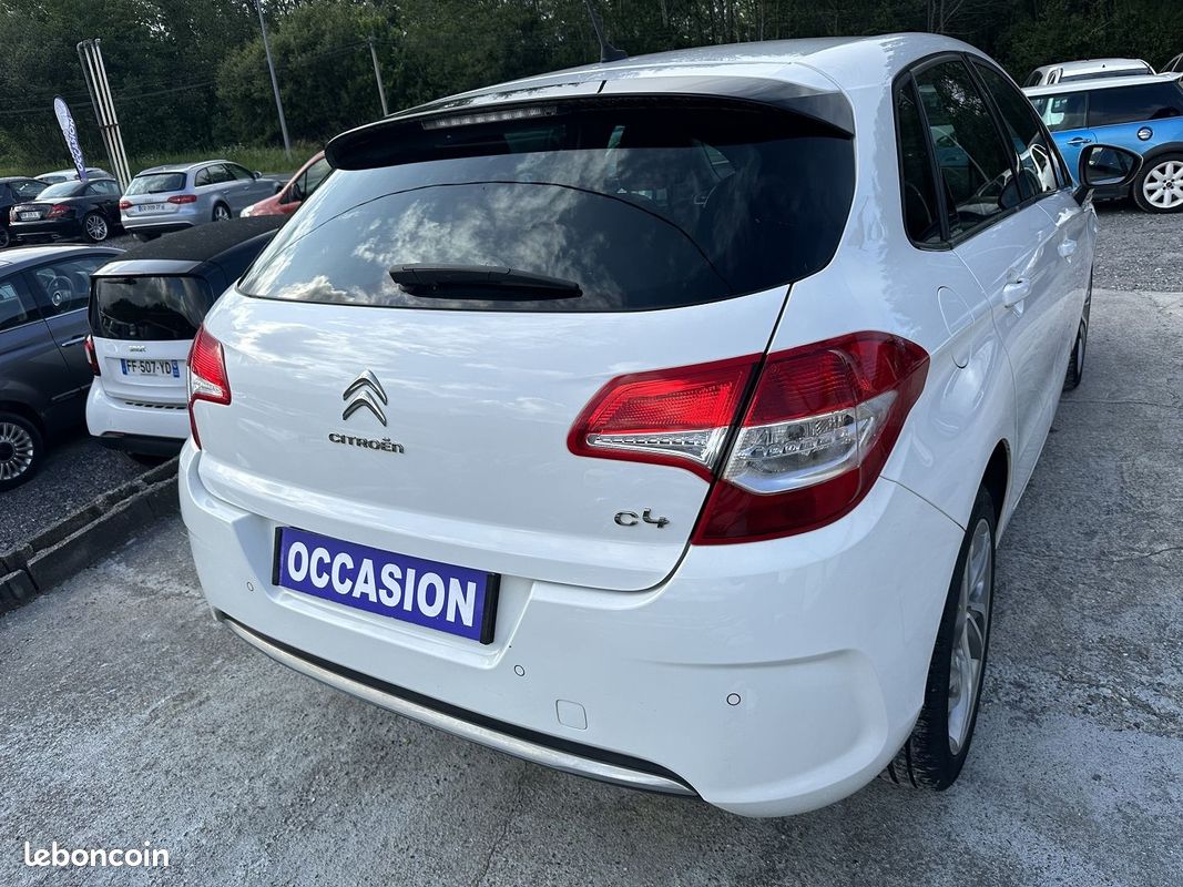 Citroen C4 1.6 VTI 120CH CONFORT (image 5)