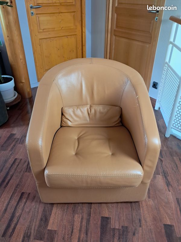 Fauteuil club cuire caramel (image 1)