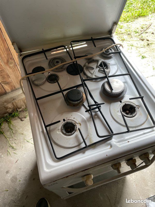Cuisinière gaz en l’état (image 2)