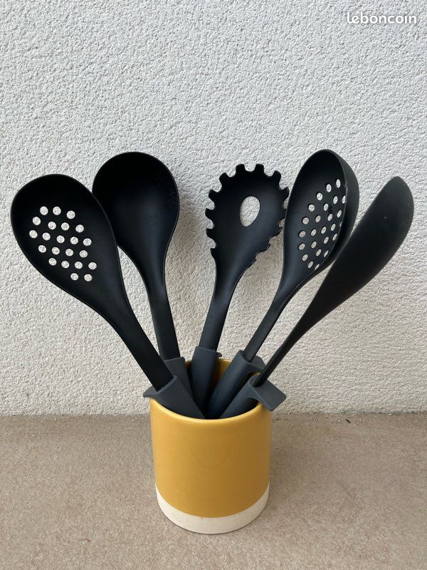 Ensemble d'Ustensiles de Cuisine (image 1)