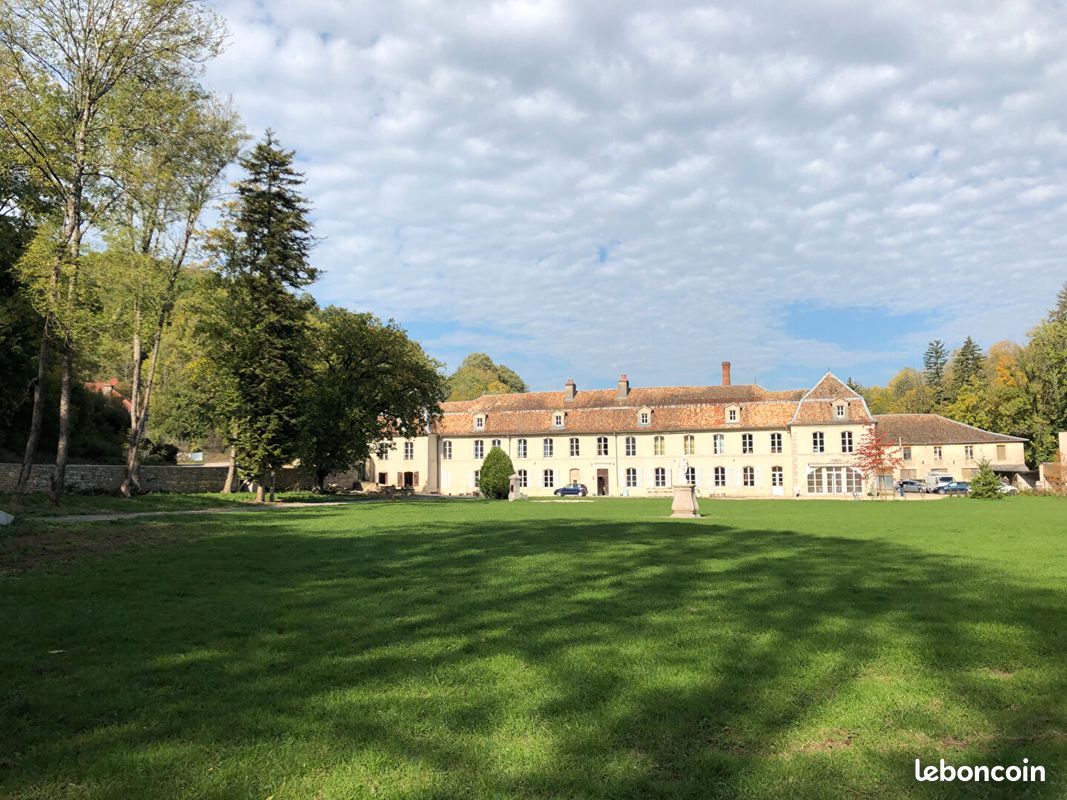 Maison 4 pièces 164 m² · à Neufchâteau · 164 m² · 990 €