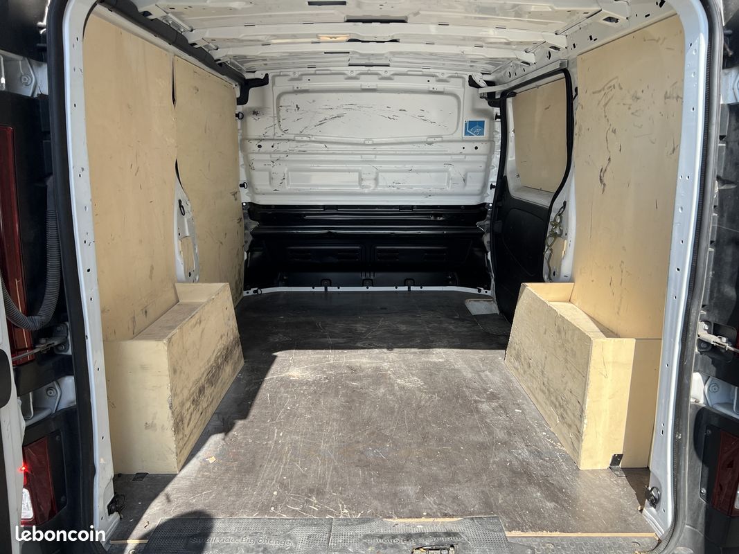 Renault TRAFIC III FG L1H1 2T8 2.0 BLUE DCI 150CH ADVANCE -24 (image 10)