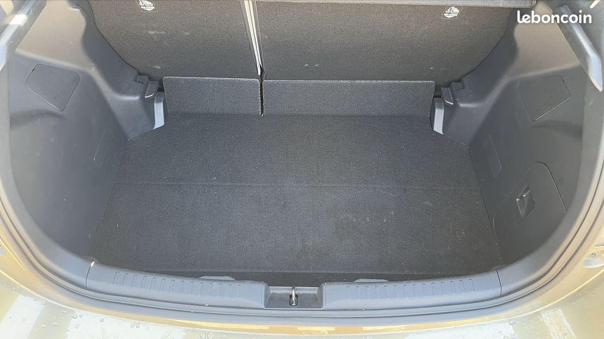 Toyota Yaris IV 1.5 VVTi 116 Hybrid E-CVT Iconic (image 14)
