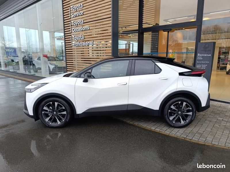 Toyota C-HR 1.8 Hybride 140ch Graphic MY26 (image 2)