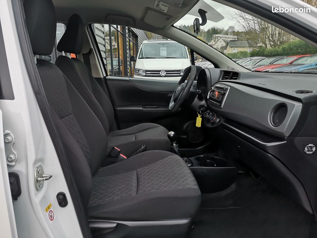 Toyota Yaris 1.0 VVTI 70 TENDANCE (image 12)