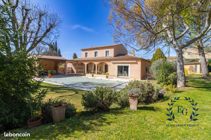 Villa 6 pièces 185 m²