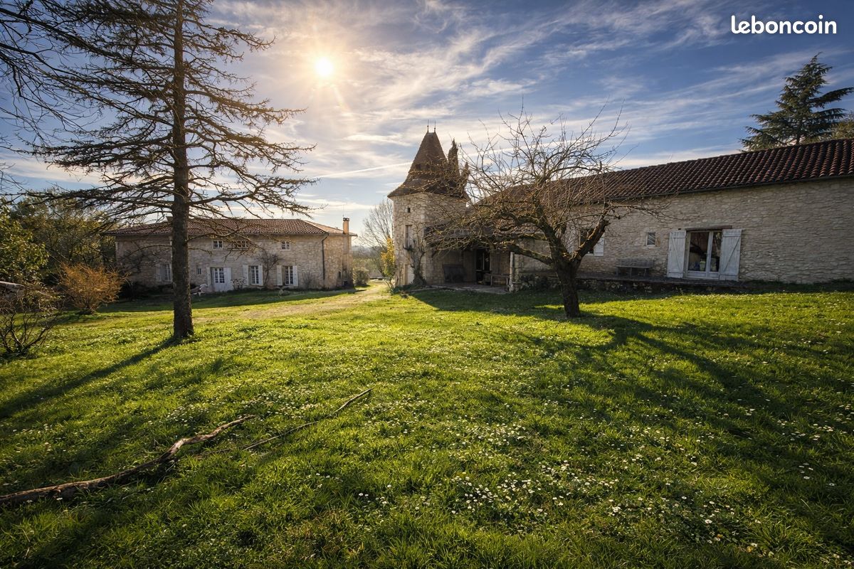Maison 9 pièces 320 m² · à Cauzac · 320 m² · 299 000 €