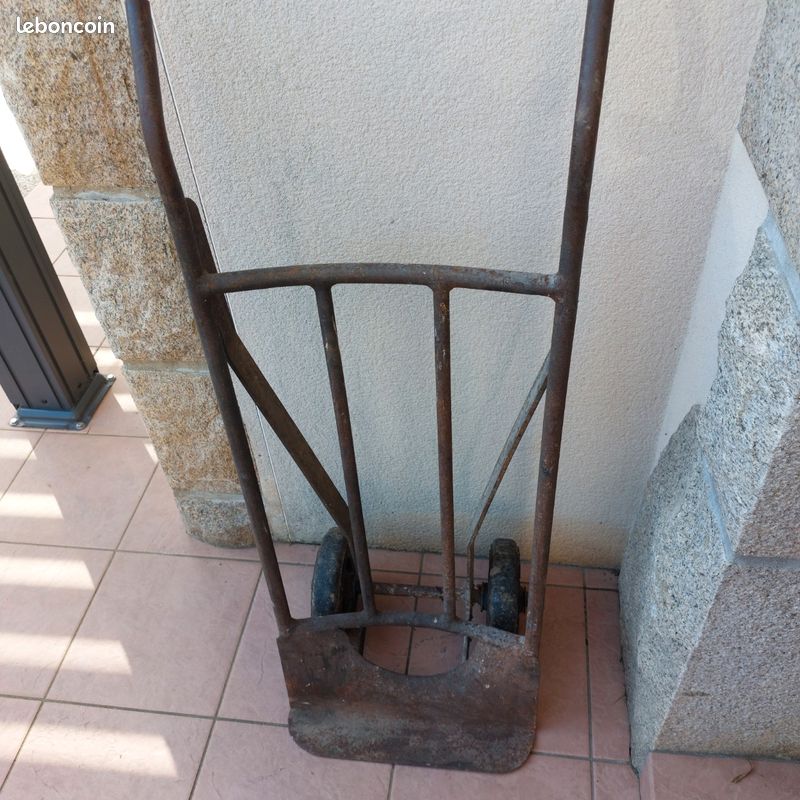Ancien Diable de Manutention entièrement soudé roues pleine (image 3)