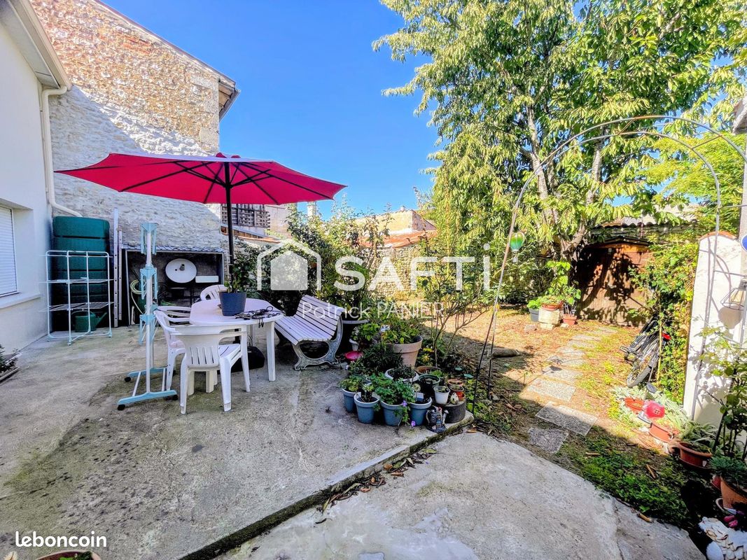 Maison 4 pièces 85 m² · à Saint-Jean-d'Angély · 85 m² · 248 000 €