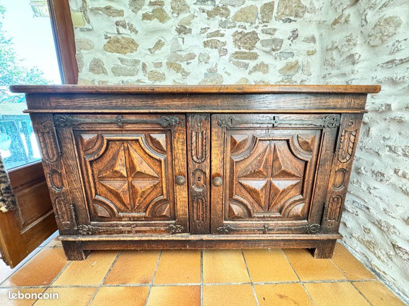 Buffet ancien en chêne sculpté (image 1)