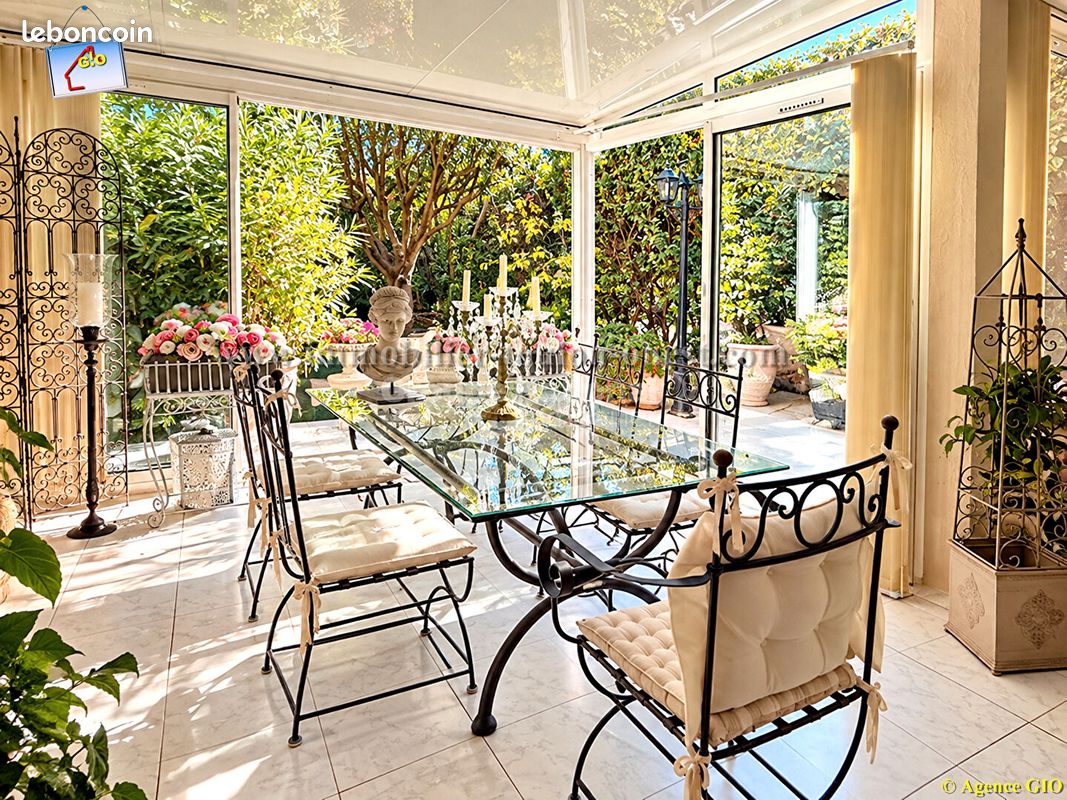 Maison 5 pièces 108 m² · à Saint-Cyr-sur-Mer · 108 m² · 588 000 €
