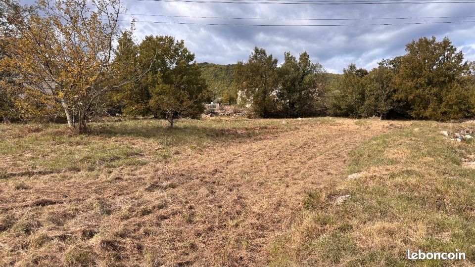 Terrain 1 945 m² Courry · 85 000 €