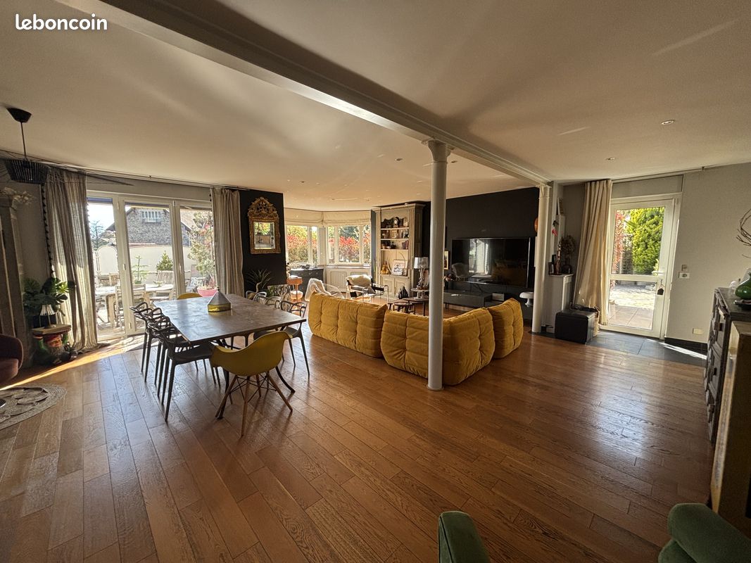 Maison 6 pièces 210 m² · à Aurillac · 210 m² · 499 000 €