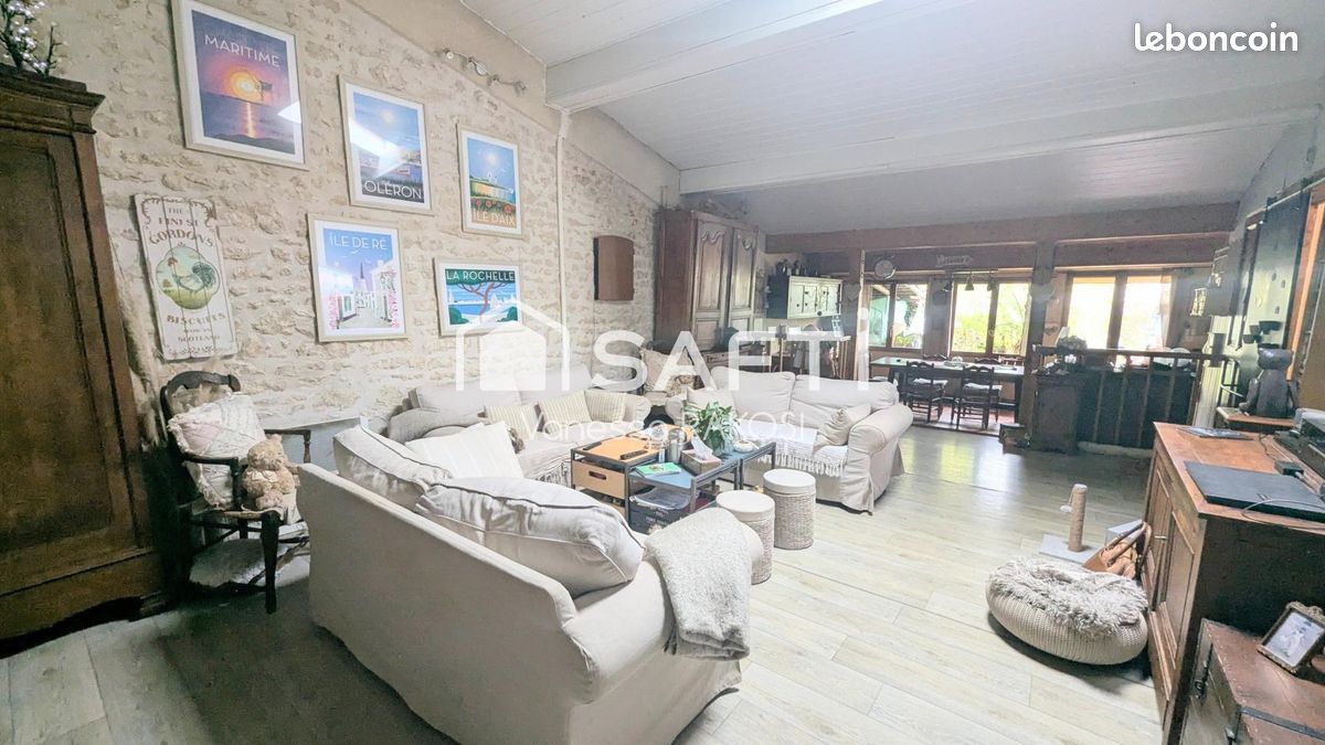 Maison 5 pièces 132 m² · à Saint-Jean-d'Angély · 132 m² · 115 000 €
