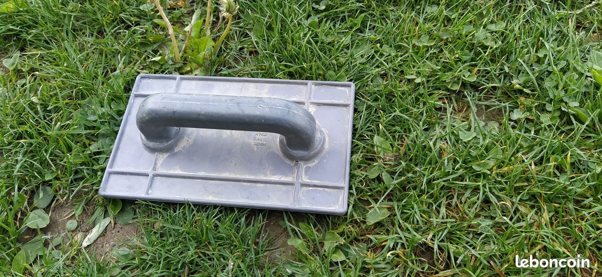 Taloche plastique (image 1)