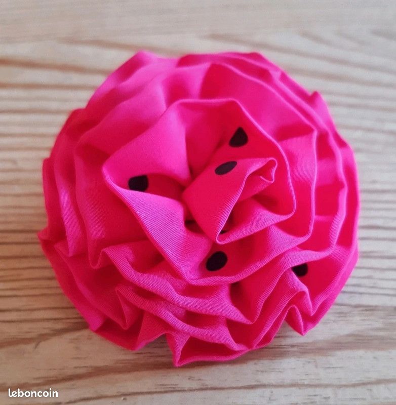 Broche vintage en tissus (image 1)