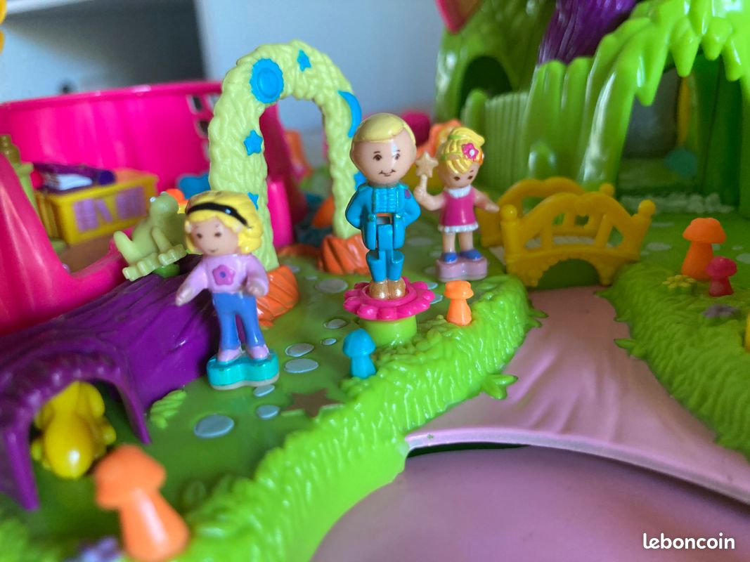 Polly Pocket Monde Magique Bluebird 1997 - Aimanté - Bâtiment Maison Château Avec Chiens