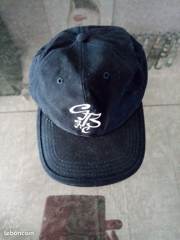 Av casquette girondins de Bordeaux ... (image 1)