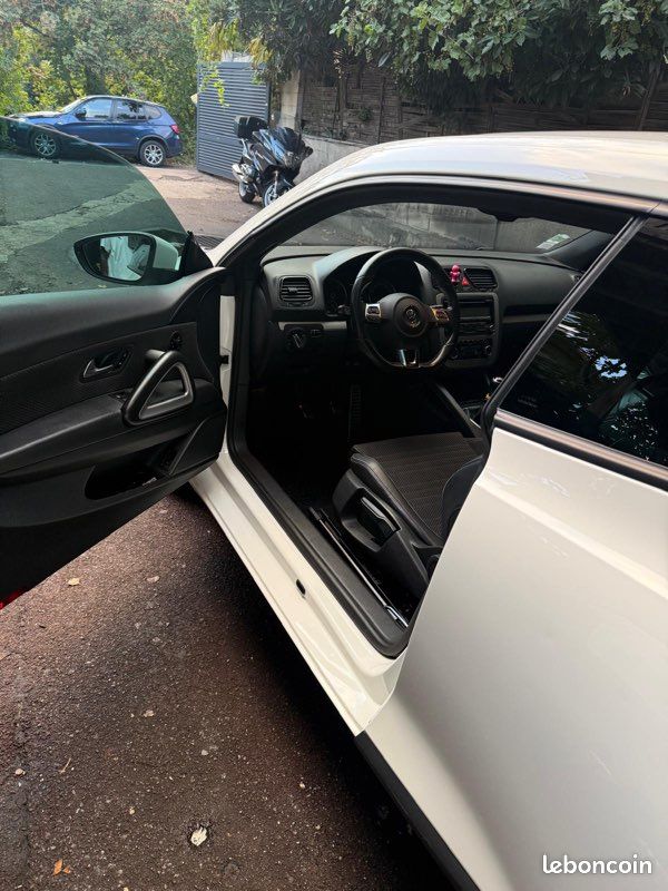 Volkswagen Scirocco 2.0 TDI 140 ch - (image 6)