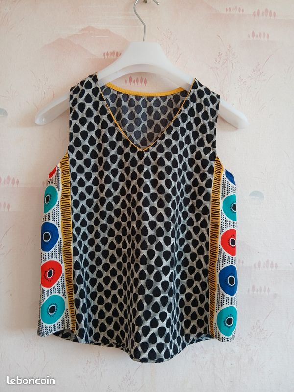 Haut Femme Paramour Plus Taille L – Brodé, Pierre, Manches Courtes – Neuf