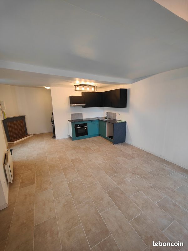 Maison 3 pièces 76 m² · à Saint-Jean-d'Angély · 76 m² · 690 €/mois