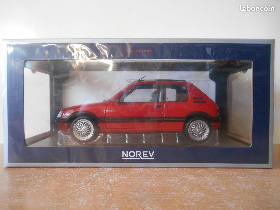 Voiture miniature collection 1/43 Peugeot 205 GTI 1.9 1991 Rouge Vallelunga avec déco PTS Norev