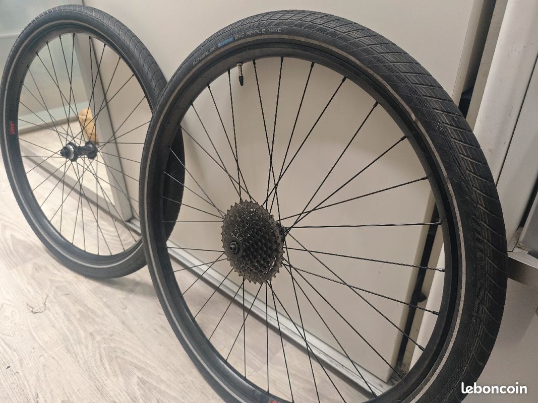Roue Shimano 28 avec cassette 10 vitesses (image 3)