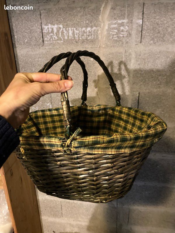 Joli Panier en osier (image 1)