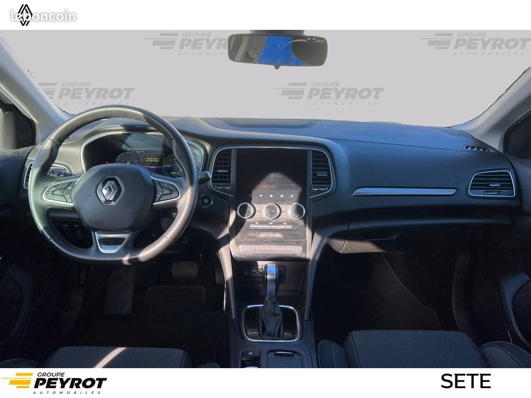Evolution Plug In RENAULT Megane IV Berline E-Tech plug-in hybrid 160 Evolution - Voitures