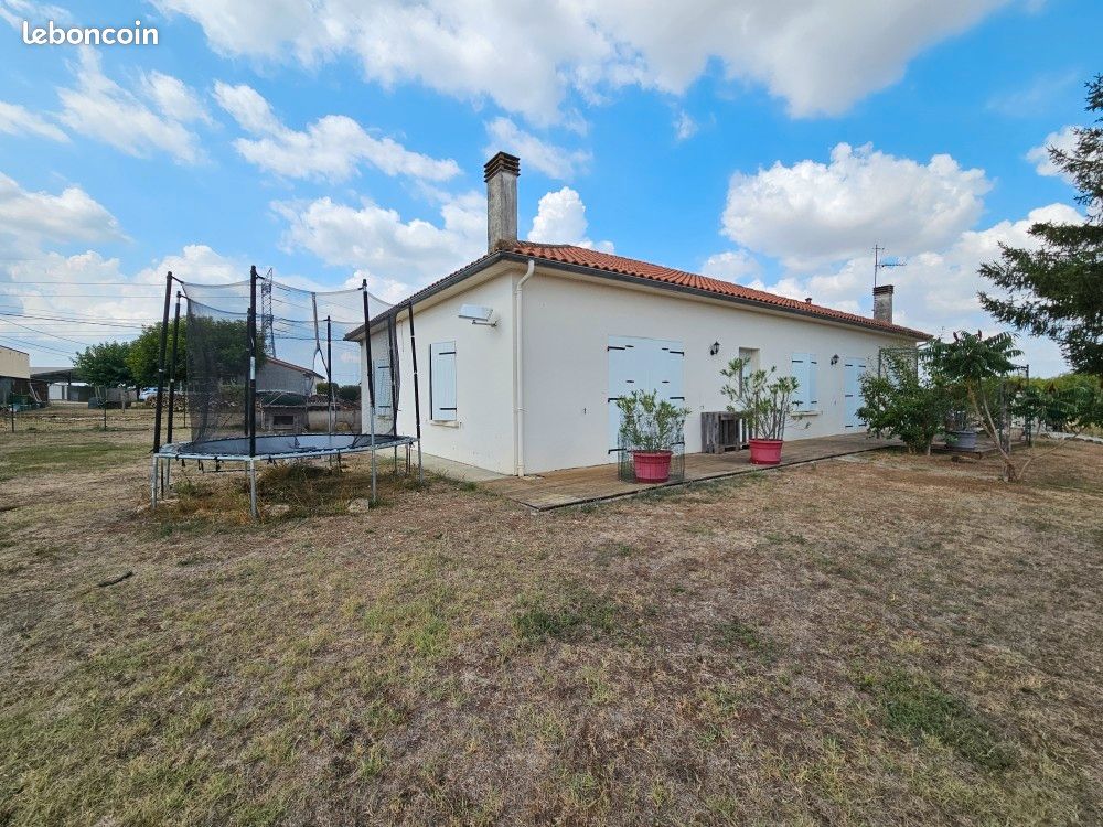 Maison 4 pièces 110 m² · à Écoyeux · 110 m² · 900 €/mois