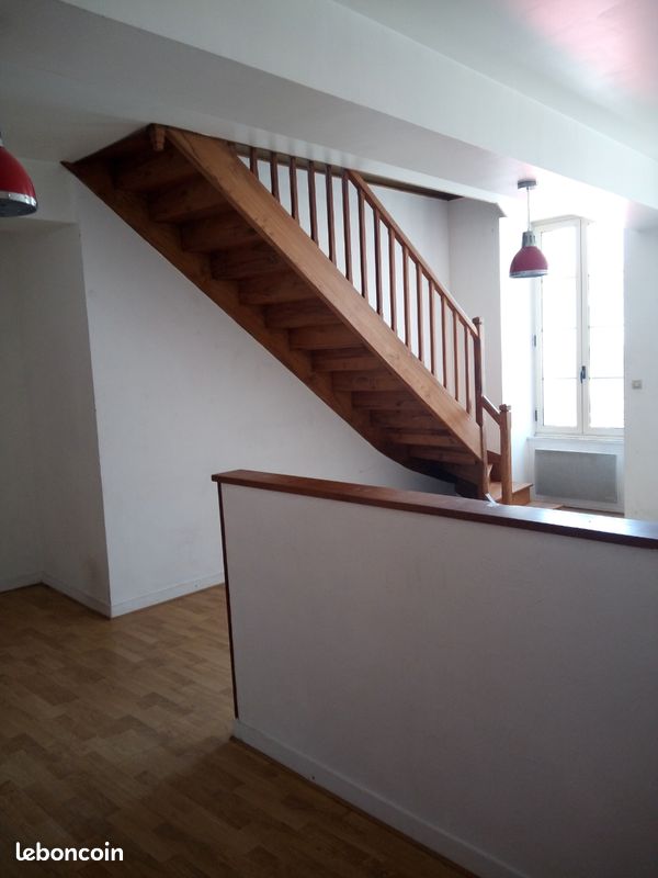 Appartement 4 pièces 70 m² · à Saint-Jean-d'Angély · 70 m² · 450 €