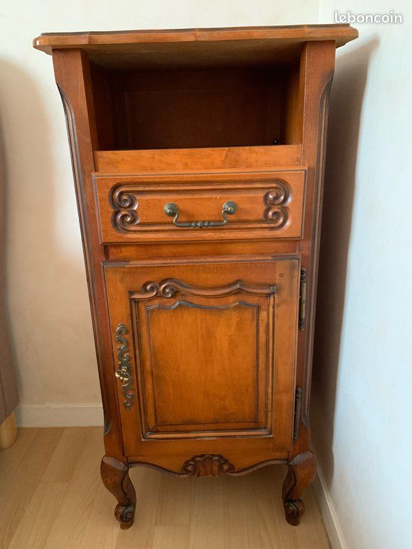 Meuble en bois (image 1)