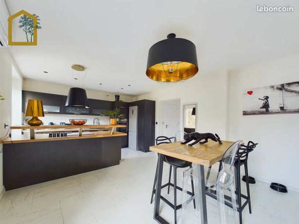 Appartement 6 pièces 168 m²