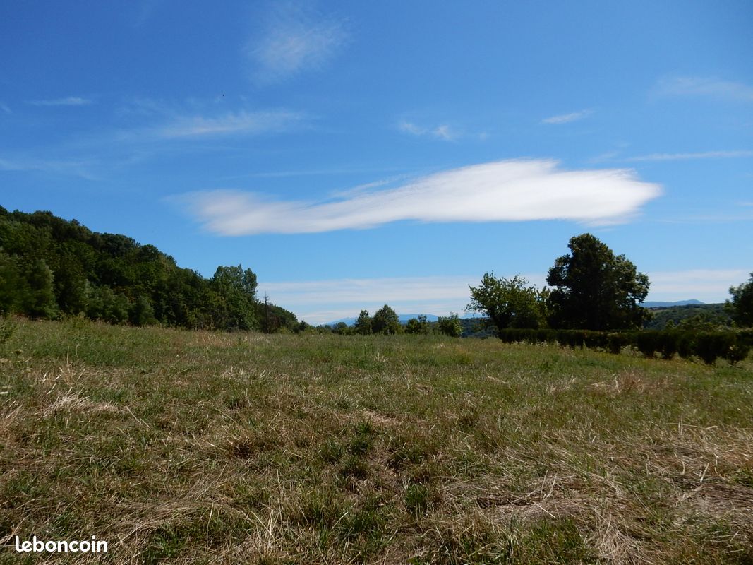 Terrain 2043 m² · à Valserhône · 2 043 m² · 195 000 €