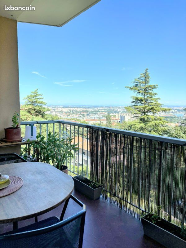 Appartement 3 pièces 72 m² · à Sainte-Foy-lès-Lyon · 72 m² · 2 000 €