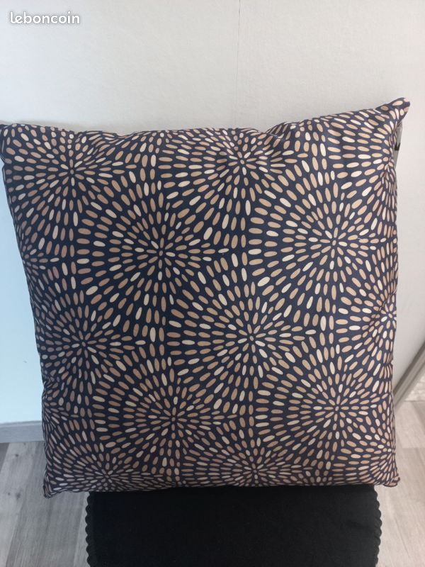 Coussin velours (image 1)